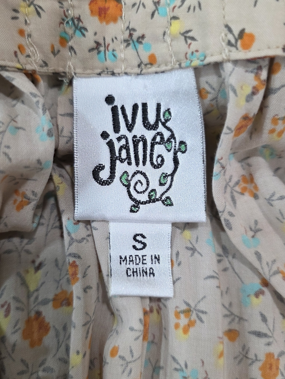 Ivy Jane Boho Floral Off-The-Shoulder Tiered Bell Sleeve Top, Size Small - Picture 6 of 7